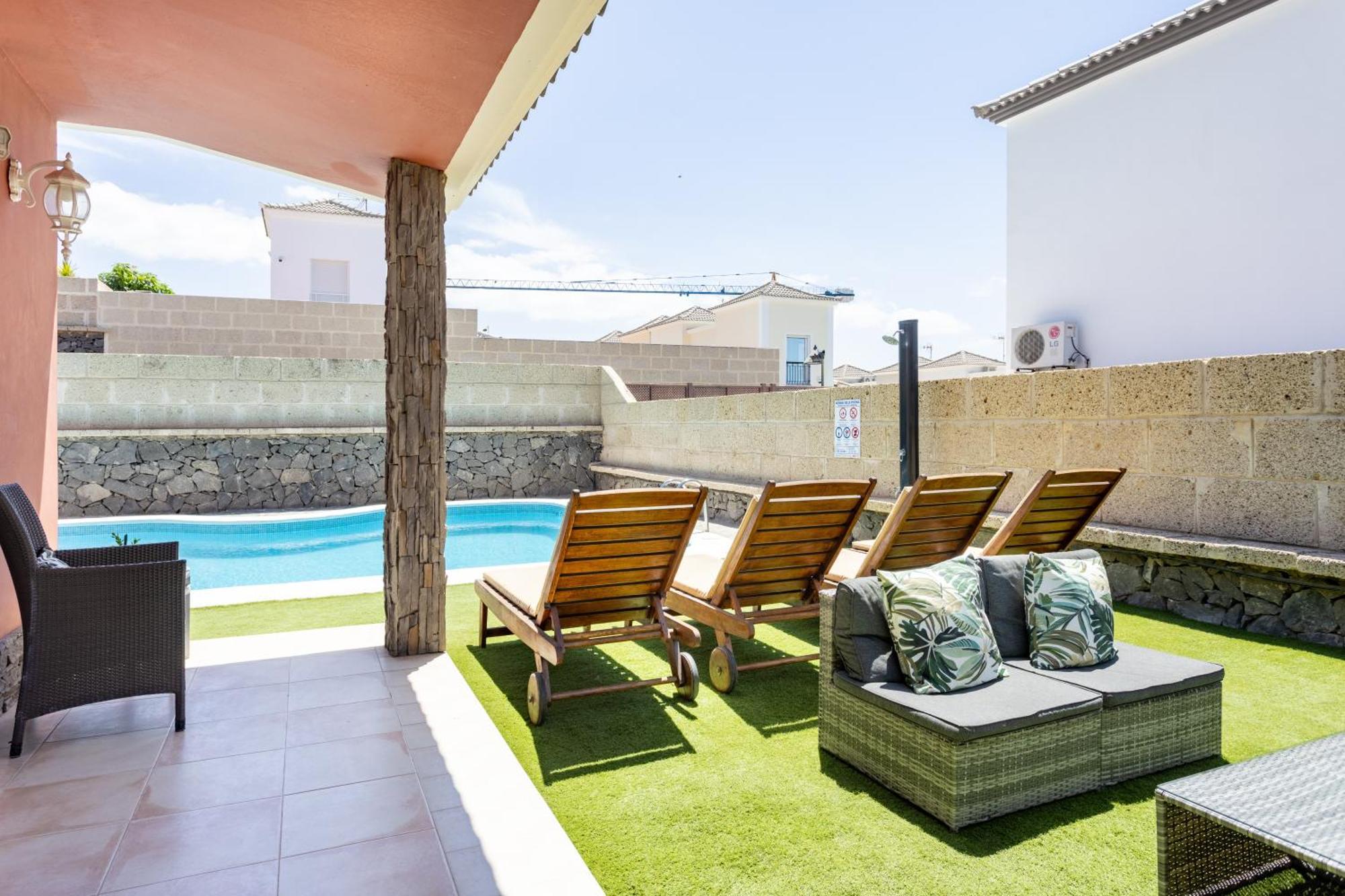 Villa Chloe Costa Adeje Tenerifesummervillas Giant Private Pool 11 Meters Long Esterno foto